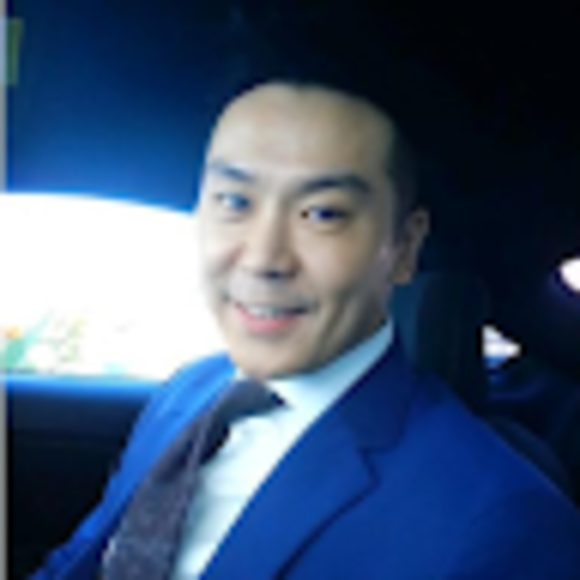 Profile Picture of Royce Tong (@roycetong12) on Poshmark