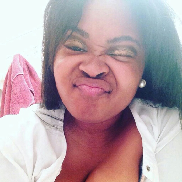 Profile Picture of Tierra Trigger (@lolallsmiles) on Poshmark