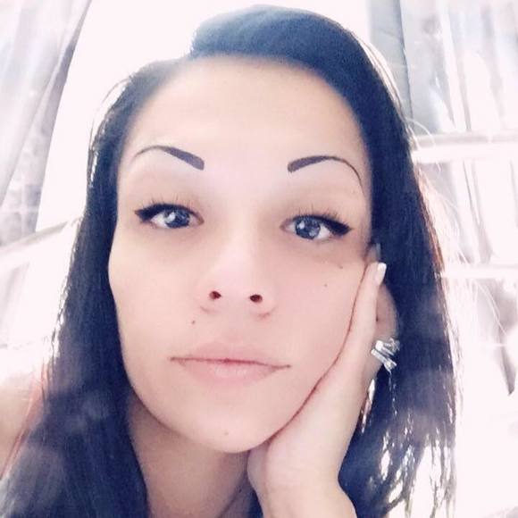 Profile Picture of Sin Cobenais (@sincobenais) on Poshmark