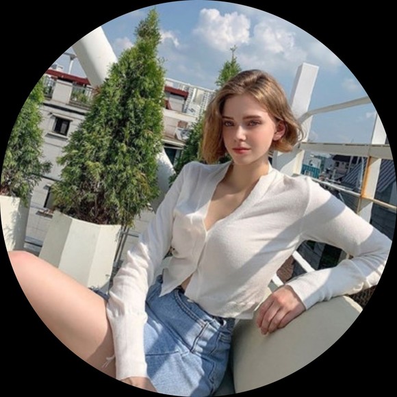 Profile Picture of Ronald Chapman (@mieshalf375) on Poshmark