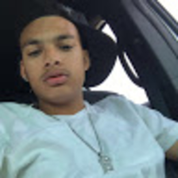 Profile Picture of Antoine Glosson (@glossonantoine) on Poshmark
