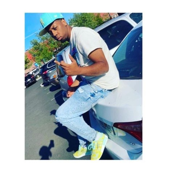 Profile Picture of Shineboii Staxx (@shineboiistaxx) on Poshmark