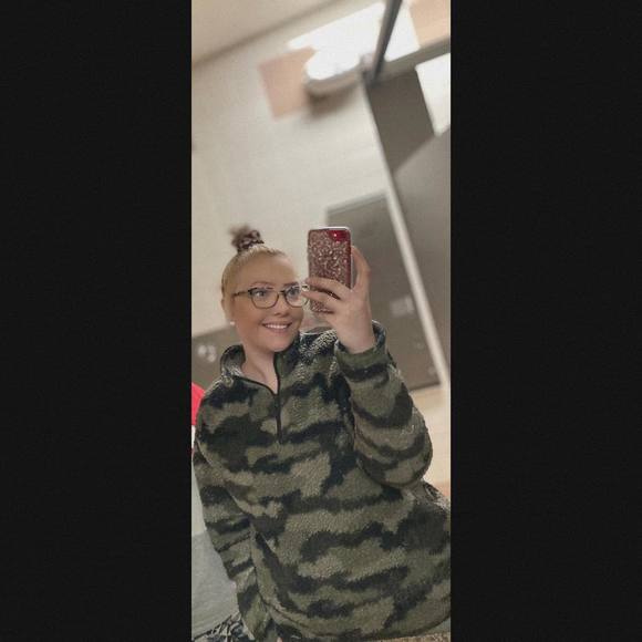 Profile Picture of Brianna Jeffries (@briannajeffr401) on Poshmark