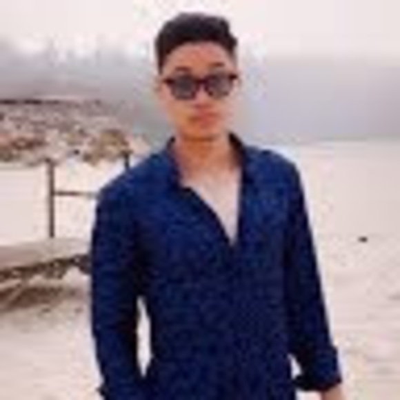 Profile Picture of Jimmy Hoang (@jimmyhoang850) on Poshmark