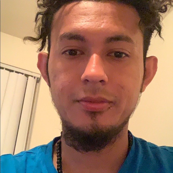 Profile Picture of Carlos Munoz (@carloskodigo) on Poshmark