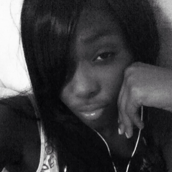 Profile Picture of Jasmine Curry (@denaejavaun15) on Poshmark