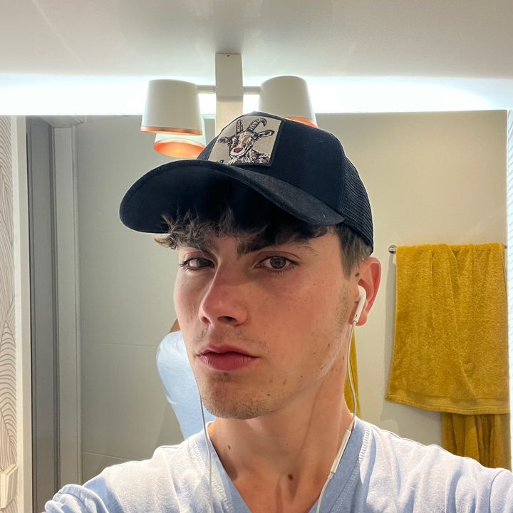 Profile Picture of alexgala__ (@alexgala__) on Tiktok