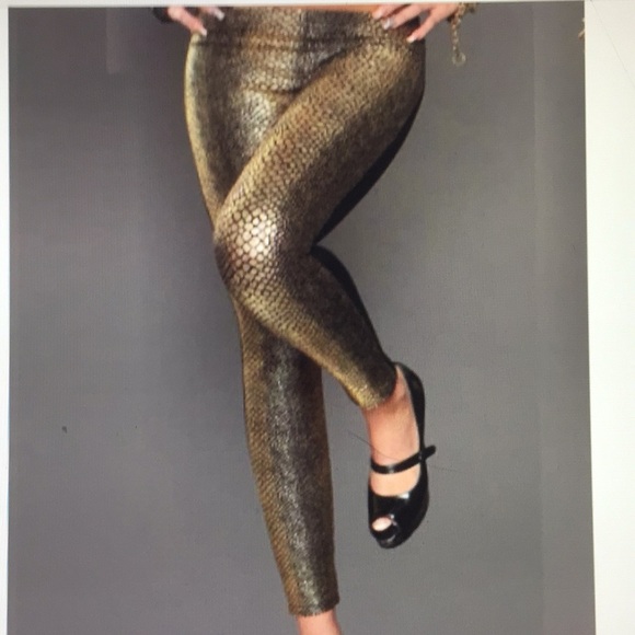 Fran Barone - Poshmark Profile Picture of Fran Barone (@decadence760) on Poshmark