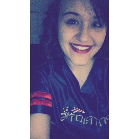 Profile Picture of Miranda Roy (@mirandaroy) on Poshmark