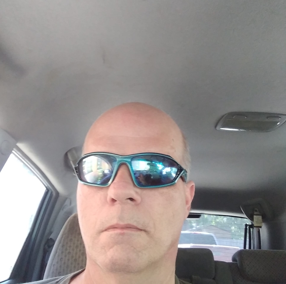 Profile Picture of Dave Richards (@bigdaddy101991) on Poshmark