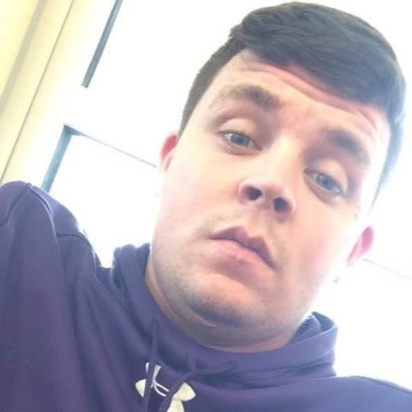 Profile Picture of Dillon Thomas (@audt1995) on Poshmark