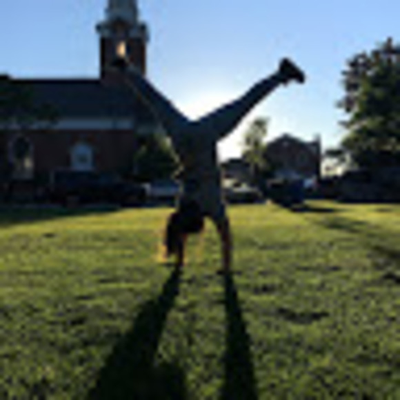 Profile Picture of Jessica Roehl (@jessicaaroehl) on Poshmark