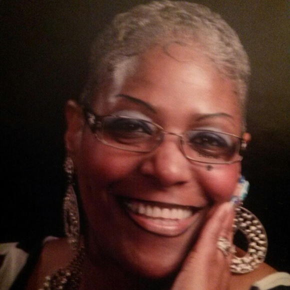 Profile Picture of Pamela Bailey (@pamelabailey350) on Poshmark