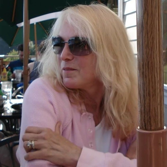 Profile Picture of Sara Bugbee-rush (@saralordbugbee) on Poshmark