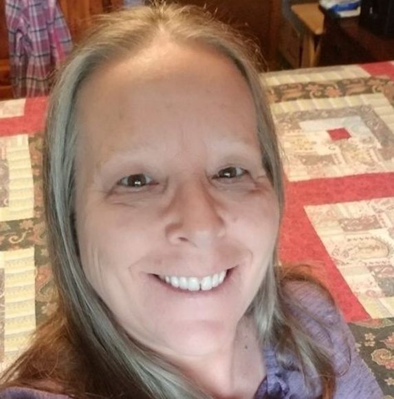Profile Picture of Elizabeth Isaacs (@bethandlaura) on Poshmark