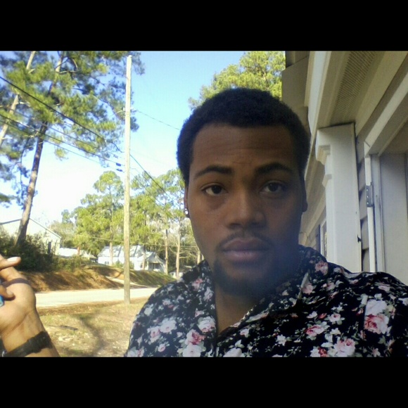 Profile Picture of Maurice Long (@reece850) on Poshmark