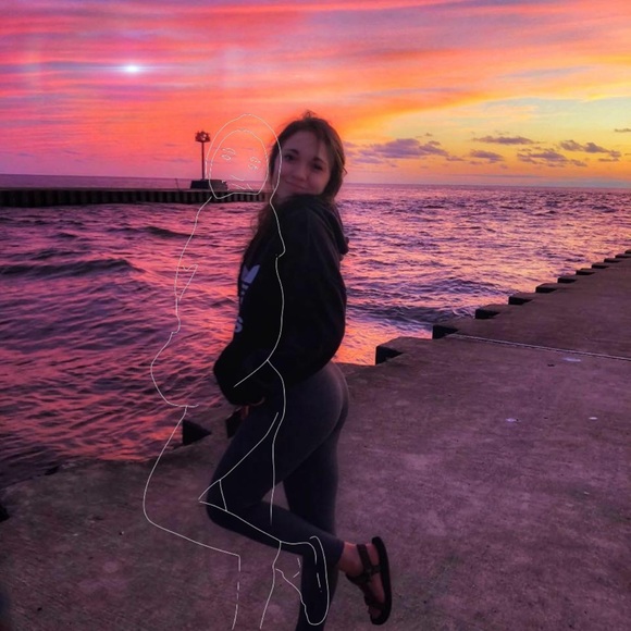 Profile Picture of Devin Gabany (@devin_gabany13) on Poshmark