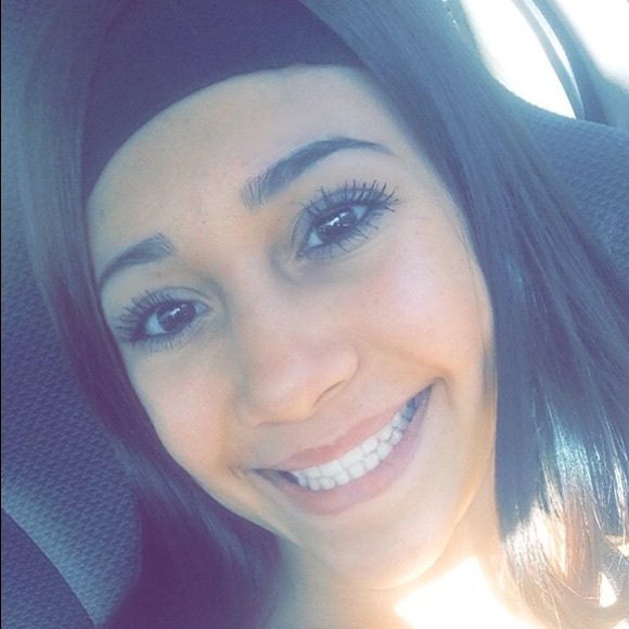 Profile Picture of Gianna Massimino (@gmass) on Poshmark