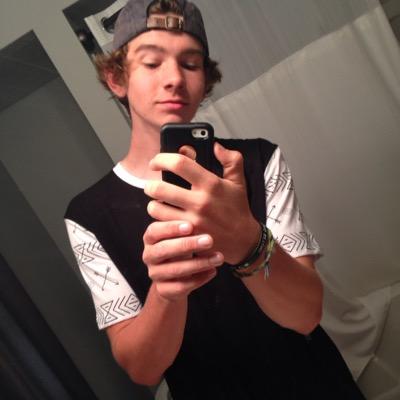Profile Picture of Nick Schroth (@nickschroth_) on Twitter