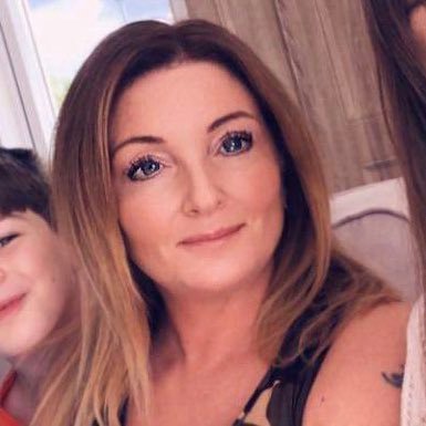 Profile Picture of Caroline Holmes (@cazzababez) on Twitter