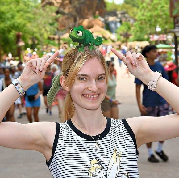 Profile Picture of Ariel Georgeff (@aghufflepuff) on Poshmark