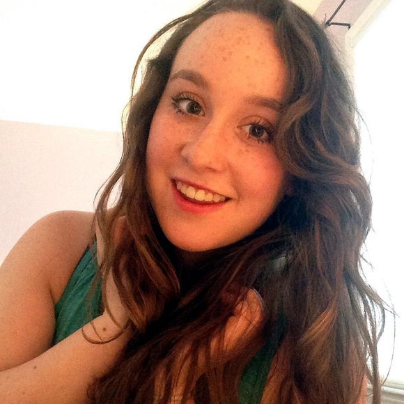 Profile Picture of Kate Schryver (@k211) on Poshmark