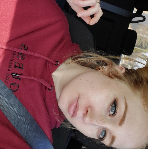 Profile Picture of Ashtyn Radcliffe (@ashtynradcliffe) on Poshmark