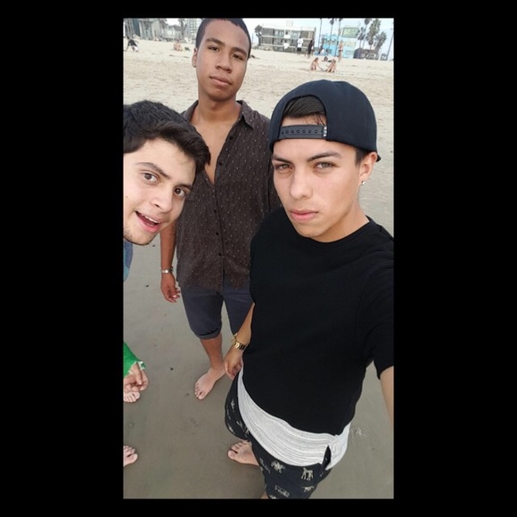 Profile Picture of Michael Pedroza (@suprememichael) on Poshmark