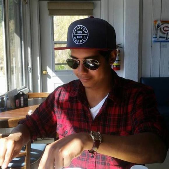 Profile Picture of Jesse Womack (@jessewomack) on Poshmark