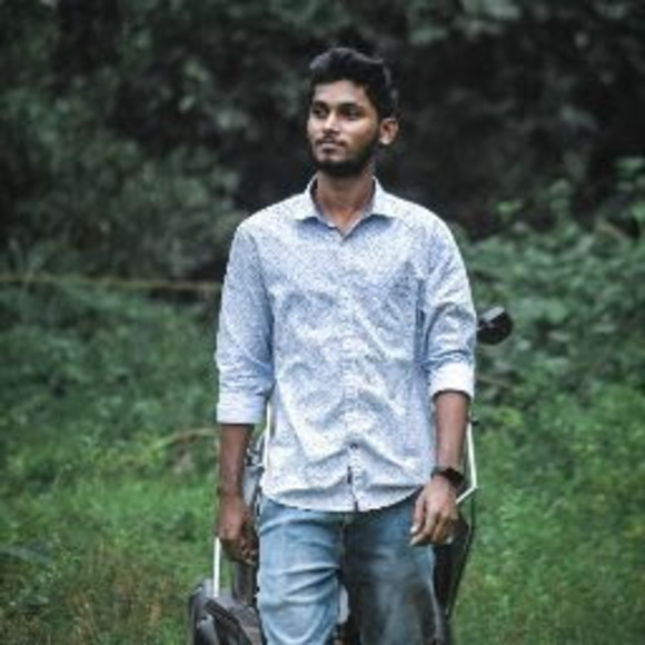Profile Picture of Robin Joseph (@robinjoseph452) on Poshmark