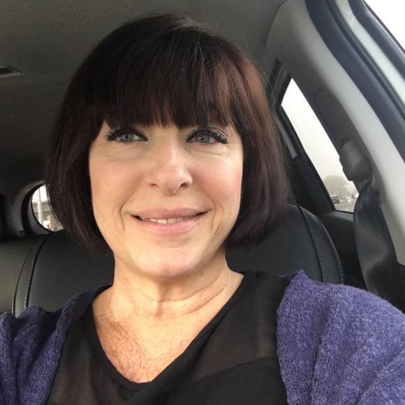 Profile Picture of Dawn Biales (@dmbiales) on Poshmark