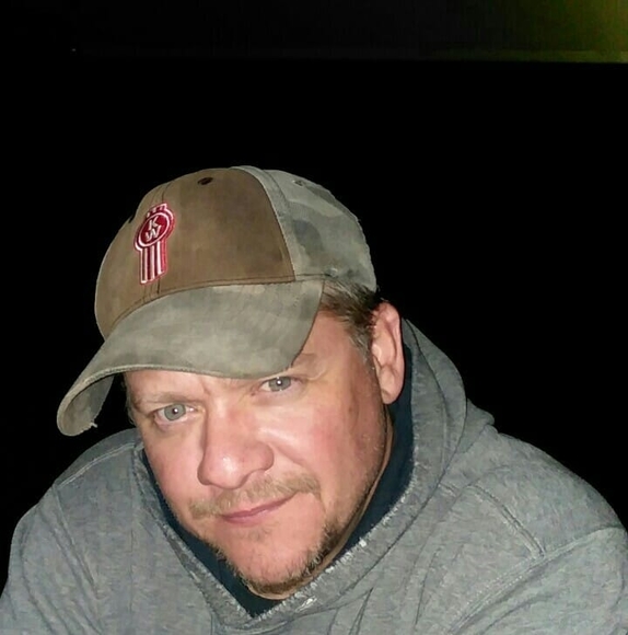 Profile Picture of Robert Morse (@robert_morse) on Poshmark