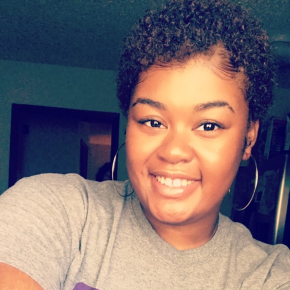 Profile Picture of Krishauna Knight (@shaunak02) on Poshmark