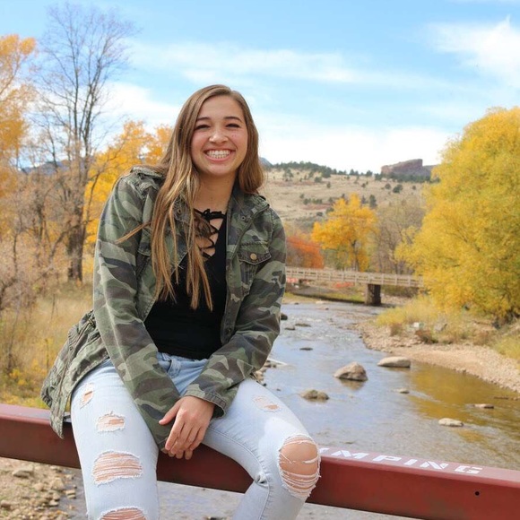 Profile Picture of Francesca Ciniglio (@franciniglio) on Poshmark