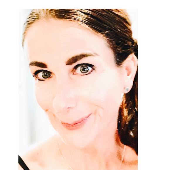 Profile Picture of Keri Richards (@keri_richards) on Poshmark