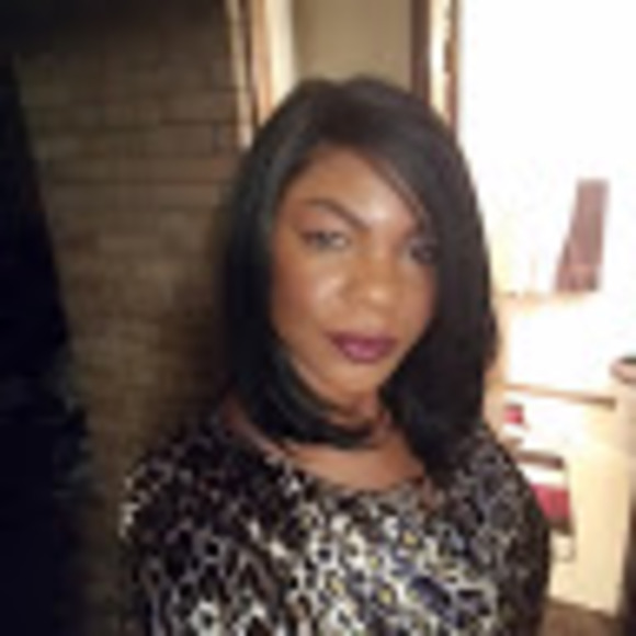 Profile Picture of Latoya Hardgraves (@juicyt3021) on Poshmark