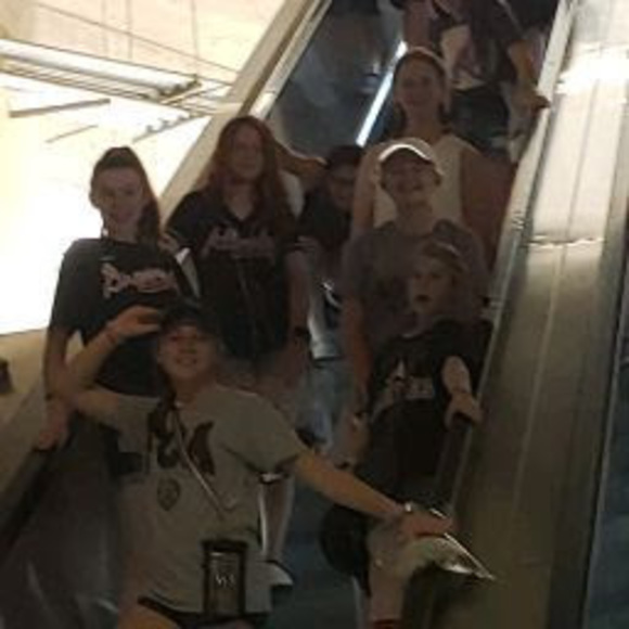 Profile Picture of Katie Kniphfer (@katiekniphfer) on Poshmark