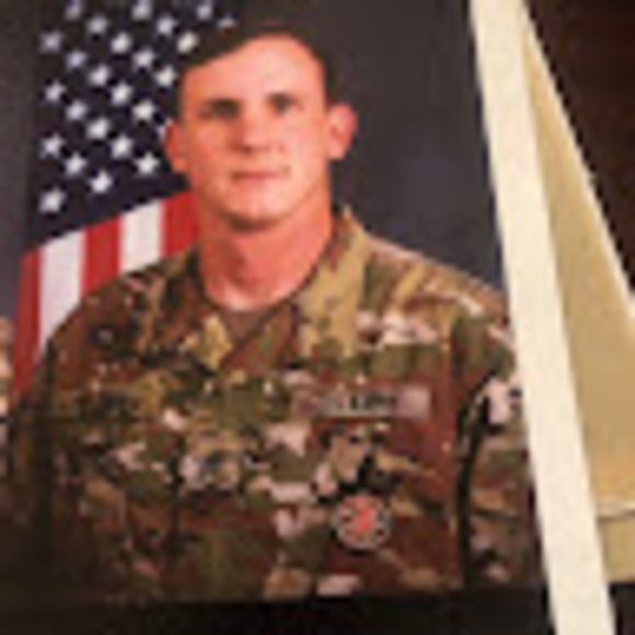 Profile Picture of Derek Tolliver (@derektolliver42) on Poshmark