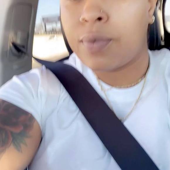 Profile Picture of Shardae Ellis (@dae88) on Poshmark