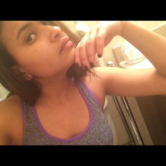 Profile Picture of Terricia Auletta (@terricia33) on Poshmark