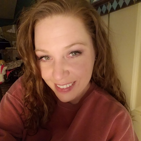 Profile Picture of Carla Ragland (@toreachcarla) on Poshmark