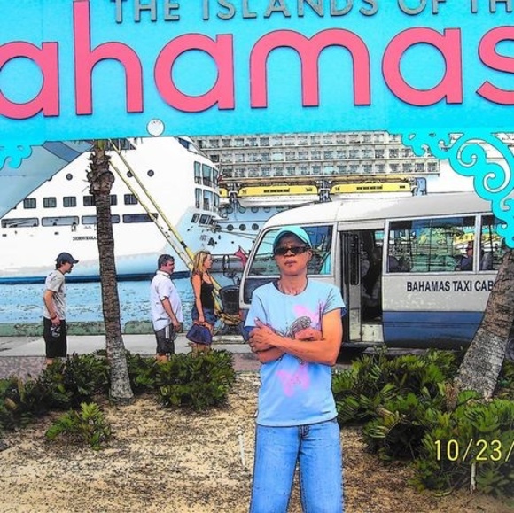 Profile Picture of Lisa Toppins (@toppkins) on Poshmark