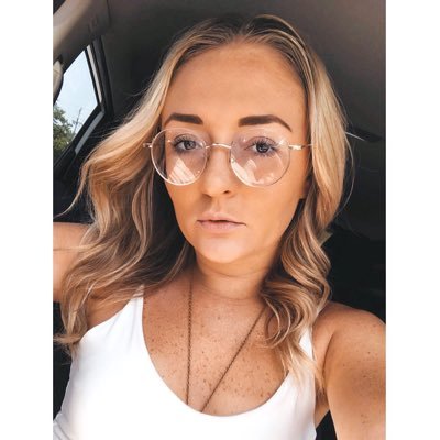 Profile Picture of Christina (@_christinacarr) on Twitter