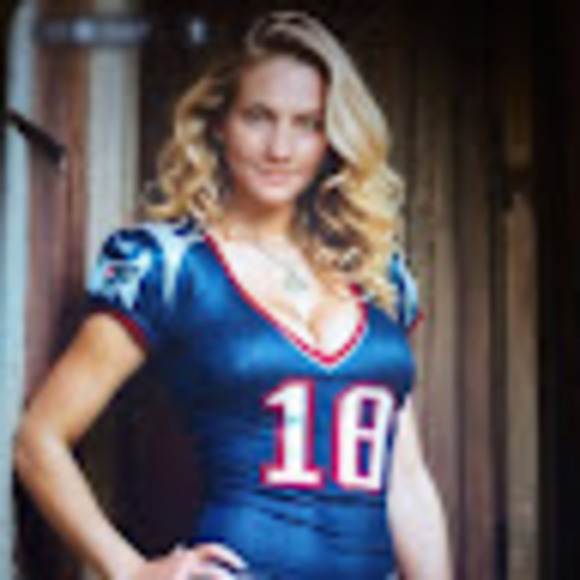 Profile Picture of Michelle Shamblin (@michellesham286) on Poshmark