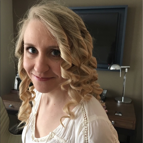 Amanda Pesonen - Poshmark Profile Picture of Amanda Pesonen (@adp127) on Poshmark