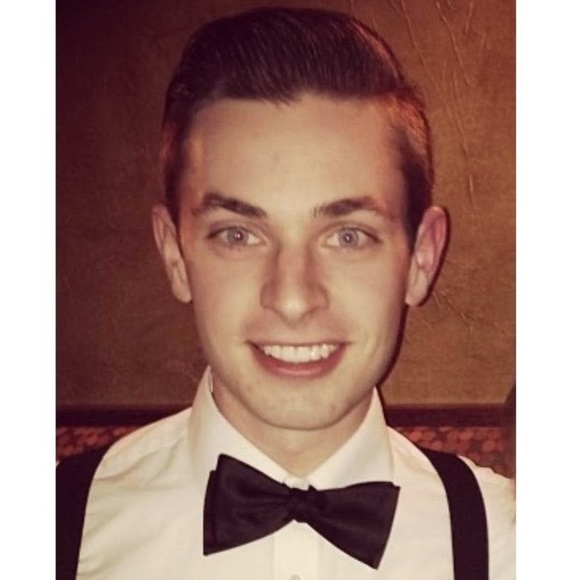 Profile Picture of Andrew Bendle (@andrewjb08) on Poshmark