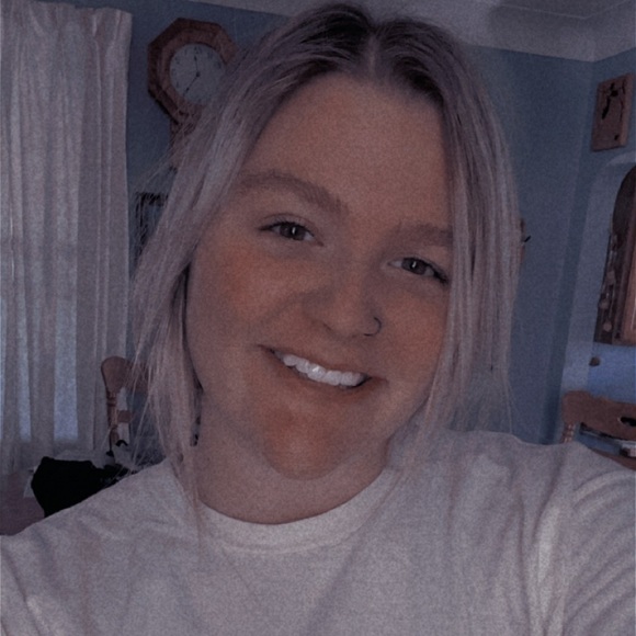 Profile Picture of Brianna Brubaker (@bbrubaker02) on Poshmark