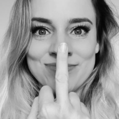 Profile Picture of Nikki Claire Cross (@nikkiccross) on Twitter