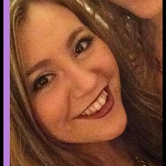 Profile Picture of Sarah Otness (@saraheotness) on Poshmark