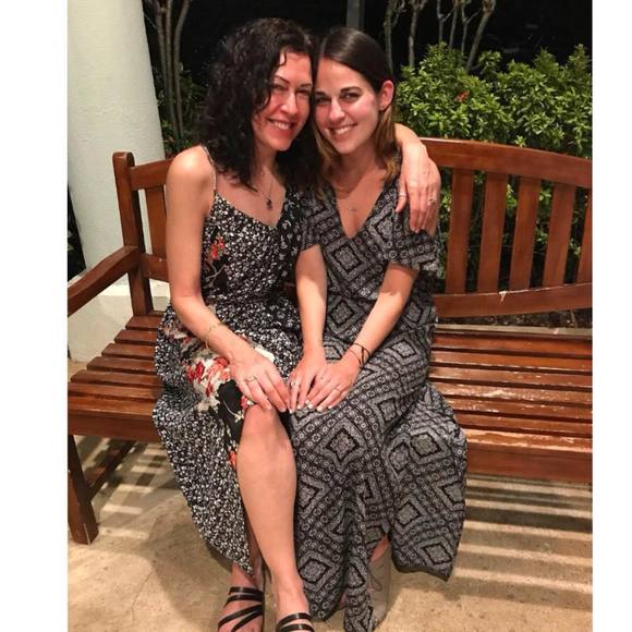 Profile Picture of Mel Milbauer (@mpm1290) on Poshmark